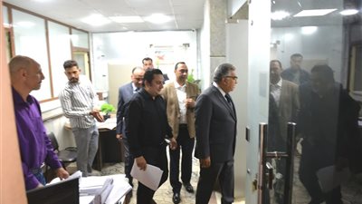 محافظ الدقهلية يتفقد المركز التكنولوجي وإدارات الديوان العام