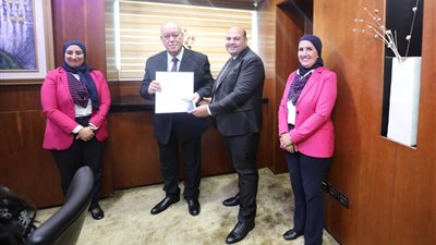 شركة ميناء القاهرة الجوي تكرم الكفاءات المتميزة من العاملين