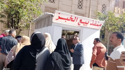 محافظ الدقهلية يعلن بدء تشغيل منافذ جديدة لبيع الخبز المدعم