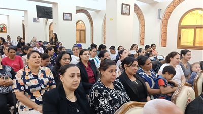 محافظ أسيوط: تسليم شهادات محو الأمية للمتحررين من الأمية بأسقفية الخدمات بأسيوط الجديدة.. وإنابة السكرتير المساعد لحضور الفعالية