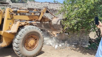 حملات مكثفة لإزالة التعديات على أملاك الدولة بالبحيرة
