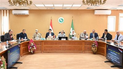  10 فرص عمل ودعم اجتماعي وعلاجي خلال لقاء المحافظ الأسبوعي بالمواطنين بالشرقية