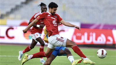 الأهلي يراهن على بن رمضان في موقعة المصري بعد أزمة إمام عاشور