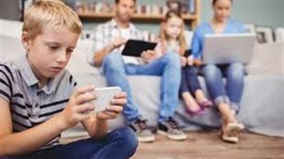 الأسرار العائلية في زمن الإنترنت.. كيف تبدّل مفهوم الخصوصية؟