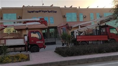 إستمرار تنفيذ أعمال خطوط شبكات الكهرباء بمدينة الفيوم الجديدة