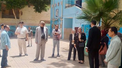 اتهام عامل نظافة بهتك عرض صغيرة داخل مدرسة.. تفاصيل