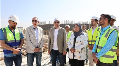 محافظ المنيا يتفقد محطة معالجة الصرف الصحي بالشيخ فضل