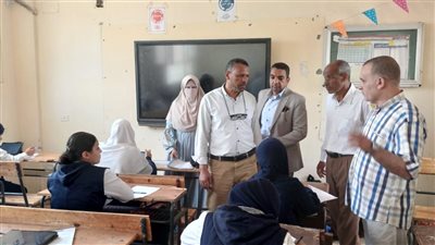 642 طالبا بالصف الأول الثانوي يؤدون إمتحان مادة اللغة الإنجليزية بأبو تشت 