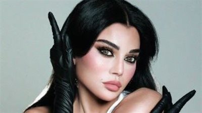 هيفاء وهبي تمزج بين جرأة نقشة الزيبرا ونعومة الجلد في صيف 2026