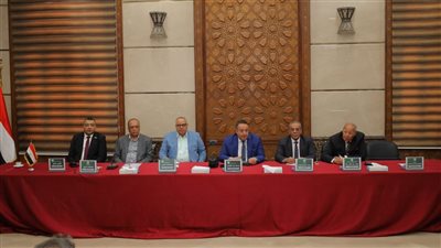نقيب المهندسين وهيئة مكتب النقابة العامة يعقدون اجتماعًا مع رؤساء النقابات الفرعية