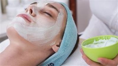 الحليب البودرة.. وصفات طبيعية لتفتيح الوجه بفعالية وأمان