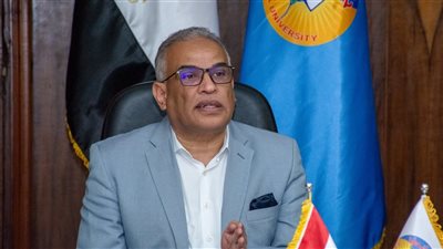 رئيس جامعة طنطا يترأس اجتماعا للجنة العليا للتصنيفات الدولية