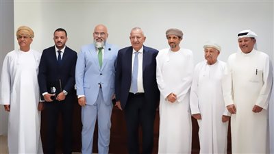 وزير السياحة العُمانى يشهد توقيع مذكرة تفاهم بين شركة شاطئ النخيل ومجموعة فنادق ومنتجعات بيك ألباتروس