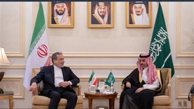 وزير الخارجية الإيراني يجري اتصالا بنظيره السعودي