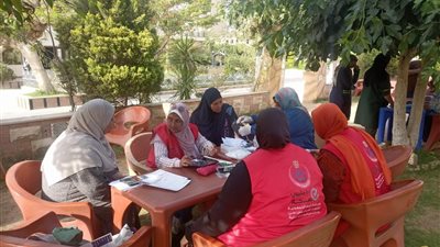 قافلة اليوم الواحد ومبادرة الأمراض المزمنة تفحص المواطنين بنادي محافظة الفيوم