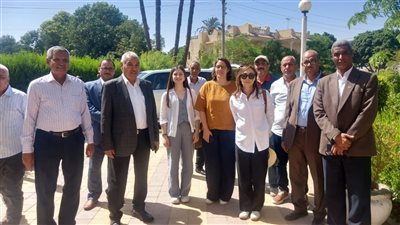 وزارة التنمية المحلية والبيئة والوكالة الإسبانية للتعاون الدولي يبحثان تنفيذ مشروعات بيئية بقنا