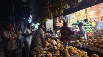 تشميع محل فاكهة مخالف خلال حملة مكبرة بالزقازيق
