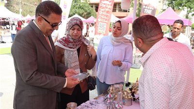 محافظ القليوبية يتفقد معرض 