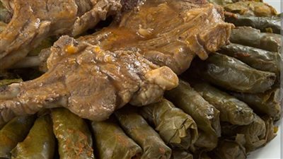 ورق العنب على مائدة عيد الأضحى.. فوائد صحية وطعم لا يقاوم