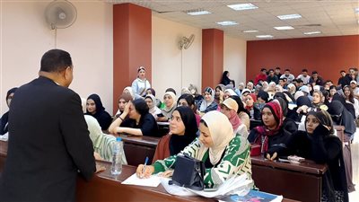 جامعة المنصورة تعزز الوعي المجتمعي بندوة  للحفاظ على كيان الأسرة 