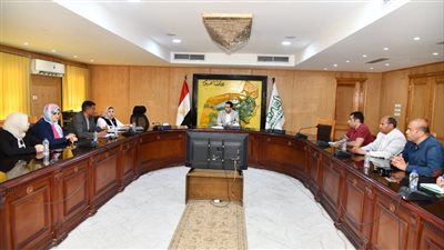 نائب محافظ الفيوم يترأس اجتماع وحدة السكان.. ويوجه بتنفيذ البرامج بالقرى 