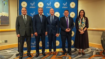  وزير السياحة يبحث مع الرئيس التنفيذي لاتحاد منظمي الرحلات الأمريكي إمكانية استضافة مصر للمؤتمر السنوي للاتحاد