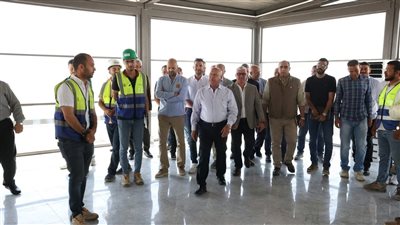 وزير النقل يتفقد مشروع استكمال وتطوير ميناء السخنة 