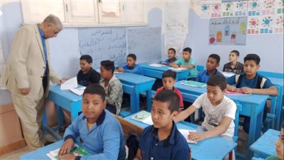 وكيل تعليم أبوتشت يتابع سير امتحانات الفصل الدراسي الثاني لصفوف النقل 