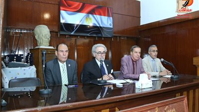 اتحاد الكتاب يحتفل بالفائزين والأعضاء الجدد.. وعبدالهادي: جوائز النقابة الأكثر حيادًا وشفافية 