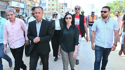 محافظ البحيرة تتفقد أعمال تطوير شارع الحدائق بكفر الدوار