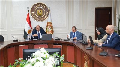 وزير العمل يعلن الانتهاء من فحص أوراق 4 لجان عمالية تمهيدًا لاعتمادها