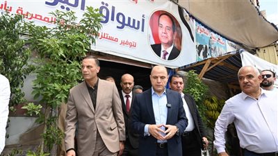 محافظ الغربية يتفقد منفذ بيع اللحوم البلدية وسوق اليوم الواحد بسمنود