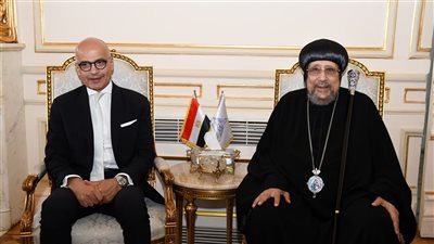 الأنبا إرميا يزور جامعة عين شمس مهنئًا بعيد الأضحى المبارك