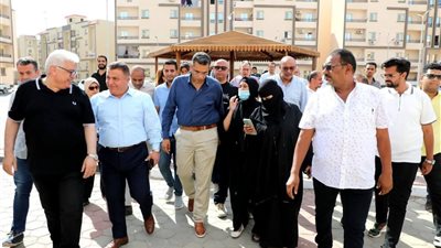 480 مليون جنيه لتوفير السكن.. محافظ البحر الأحمر يتابع تنفيذ 720 وحدة بالغردقة