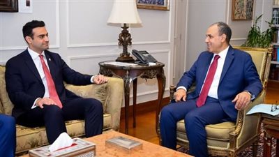 وزير الخارجية يلتقي عضو لجنة الخدمات العسكرية بمجلس النواب الأمريكي