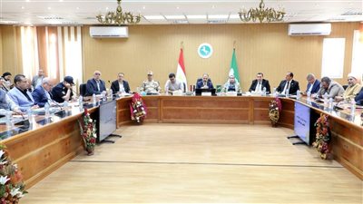 الأشموني يوجه برفع درجة الجاهزية وتكثيف الخدمات بقري الشرقية