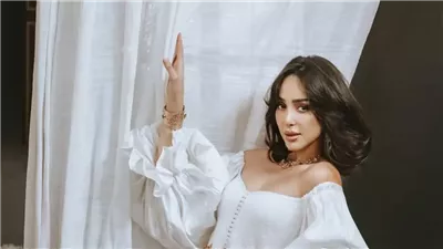 بسمة بوسيل تخطف الأنظار بأغنية فرنسية جديدة وتشعل السوشيال ميديا