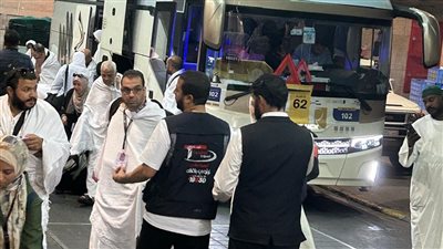 استمرار تدفق حافلات السياحة لنقل حجاج الشركات إلى صعيد عرفات