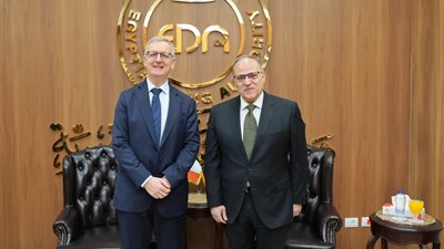 رئيس هيئة الدواء يستقبل سفير أيرلندا بالقاهرة لبحث تعزيز التعاون والاستثمار المشترك