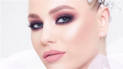 خطوات وضع المكياج المناسب للبشرة الشقراء.. إطلالة ناعمة تبرز الجمال الطبيعي