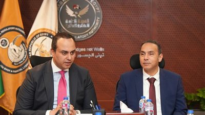 رئيسا «الرقابة المالية» و«الرعاية الصحية» يبحثان بناء شراكة لتطوير خدمات التأمين الصحي والسياحة العلاجية