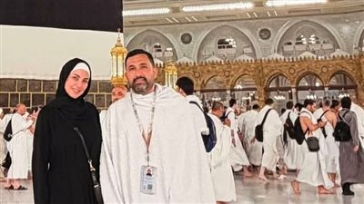 الفنانة درة تشارك جمهورها أدائها فريضة الحج برفقة زوجها