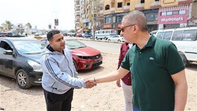 خلال متابعة استعدادات العيد.. محافظ الجيزة يرصد نقطة لفرز القمامة بحي الوراق