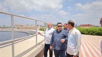 رئيس مياه البحيرة يتفقد محطة معالجة صرف صحي منشية الحرية بدمنهور  