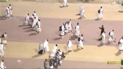 وصول حجاج بيت الله إلى مزدلفة (شاهد) 