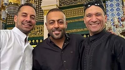 نجوم الفن في رحاب الحرمين.. لقطات روحانية مؤثرة تخطف الأنظار بموسم الحج