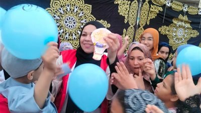 خدمات صحية وتوعوية وهدايا بساحات الصلاة والوحدات الصحية بالمنصورة