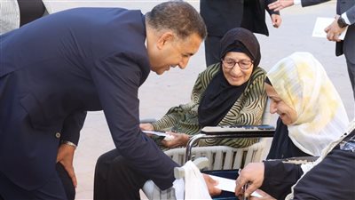 محافظ القليوبية يشارك نزيلات دار الصديق للمسنات بالعبور فرحة عيد الأضحى المبارك