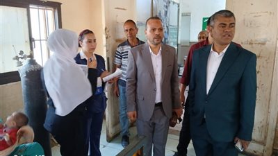 صحة المنيا تتابع سير العمل وتحيل المتغيبين للتحقيق