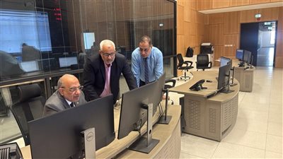 وزير الكهرباء يقضي عيد الأضحى بالمركز القومي للتحكم في الطاقة